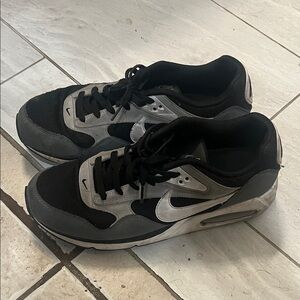 Nike Air Max Correlate
Black White Grey